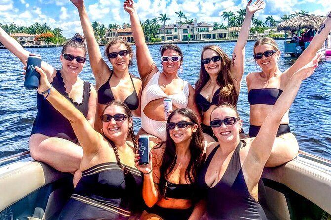 1 Hour Private Boat Tour in Fort Lauderdale Up to 12 people - A 1-hour private boat cruise in Fort Lauderdale, capped at 12