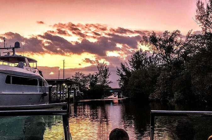 1 Hour-Relaxing Private Boat Tour - Fort Lauderdale (Up to 6 Pax) - What you’ll see from the canals: yachts, historic homes, tropical views