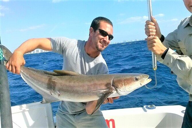 4-Hour Shared Big Game Deep Sea Fishing Charter in Fort Lauderdale - Getting on the Boat: Meeting Point, Group Size, and First Impressions