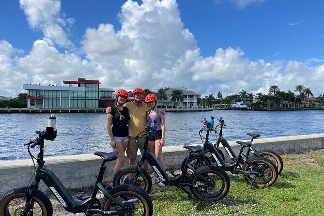 4 hr Family Bundle Electric Bike Rentals Fort Lauderdale - Family Bundle Setup: 4 Bikes Plus a Kids Option