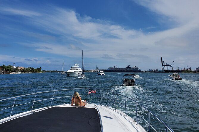 60ft Luxury Yacht Charter in Fort Lauderdale, Florida - How Lunch and Stops Work: Using the Crew’s Local Sense