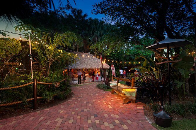 All You Can Eat BBQ Dinner and Show at Tropical Isle with Sightseeing Cruise - Quick take: what makes this dinner cruise work