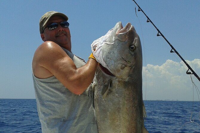 Deep sea fishing charters in Fort Lauderdale aboard 52' Hatteras - FAQ