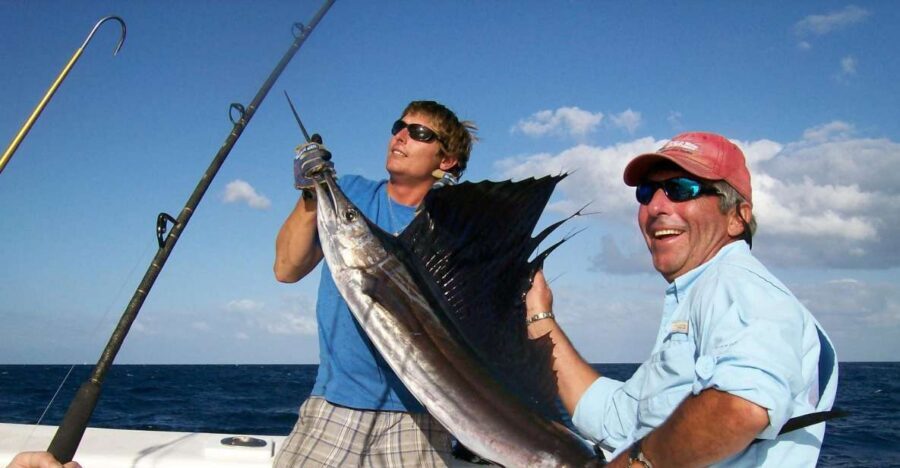 Fort Lauderdale: 4-Hour Sport Fishing Shared Charter - Crew vibe: captain and mate work that feels like real guiding