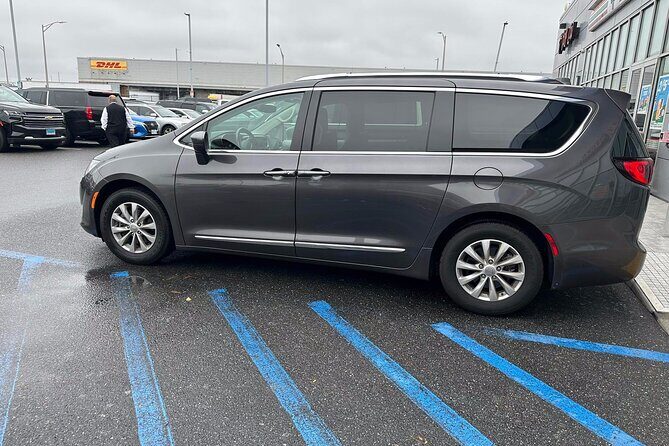 Fort Lauderdale Airport (FLL) to Fort Lauderdale - Arrival Private Transfer - Flight-Tracking and Air-Conditioned Comfort From FLL