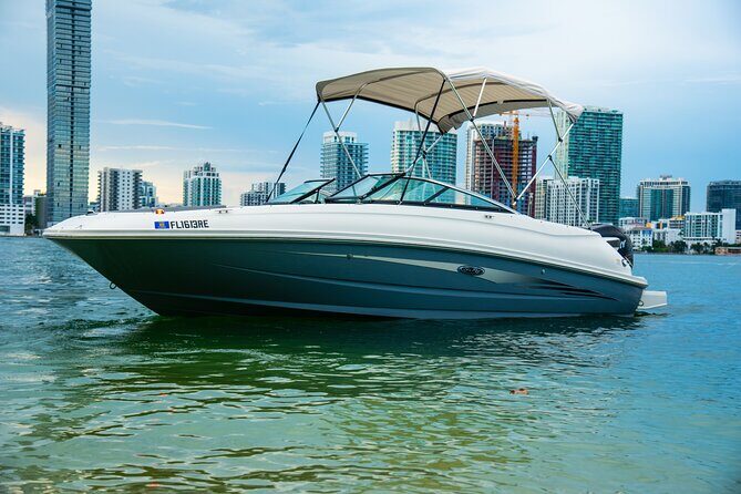 Fort Lauderdale Boat Tour Adventure - The 24 Sea Ray setup: close views without the big-boat distance feel