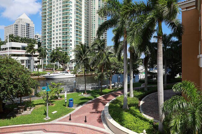 Fort Lauderdale Riverwalk Self-guided Audio Walking Tour - How the Fort Lauderdale Riverwalk self-guided audio tour really works