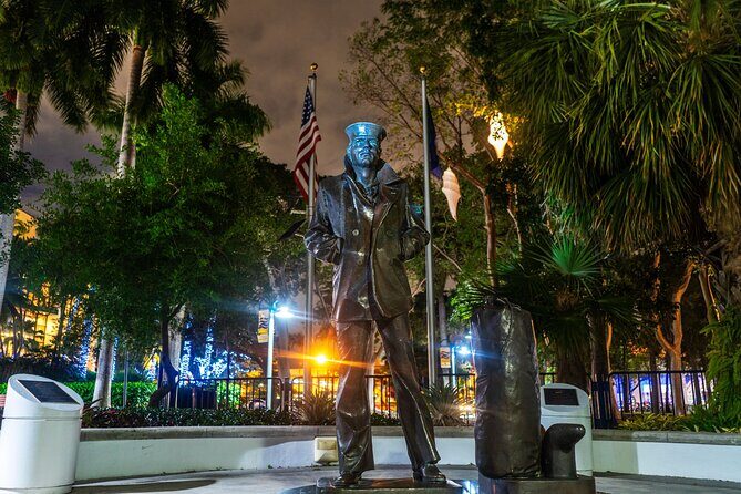 Ft Lauderdale Ghosts Boos and Booze Haunted Pub Crawl - The guide factor: you’ll want clear audio and a tight group