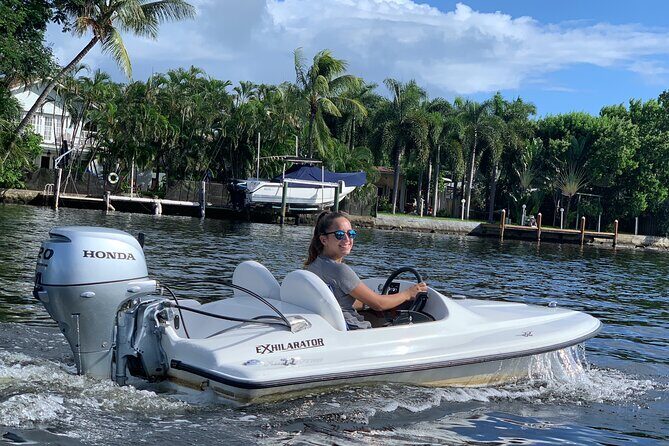 Ft. Lauderdale Mini Powerboat Rental. Canal, Yacht, Mansion Tour - Key points that make this hour-long mini boat rental work