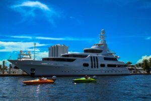 Ft. Lauderdale Mini Powerboat Rental. Canal, Yacht, Mansion Tour - Your mini powerboat hour: instruction first, then pure self-drive sightseeing