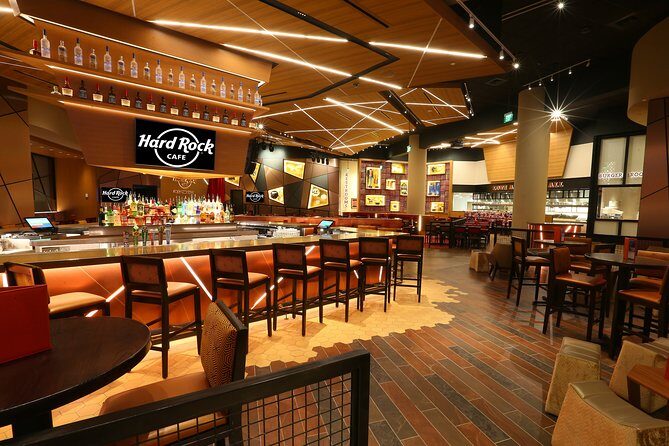Hard Rock Cafe Hollywood Florida - How the 2-course and 3-course menus play out at the table