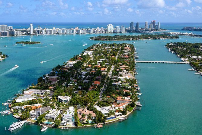 Helicopter Tour- Hard Rock Guitar, Miami & Gold Coast Tour - Port Everglades and Downtown Fort Lauderdale: Water Meets Industry