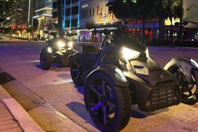 Hookah Bus Tour/Hard Rock Casino/Las Olas Ft. Lauderdale/Wynwood - Stop 2: Las Olas Boulevard after dark