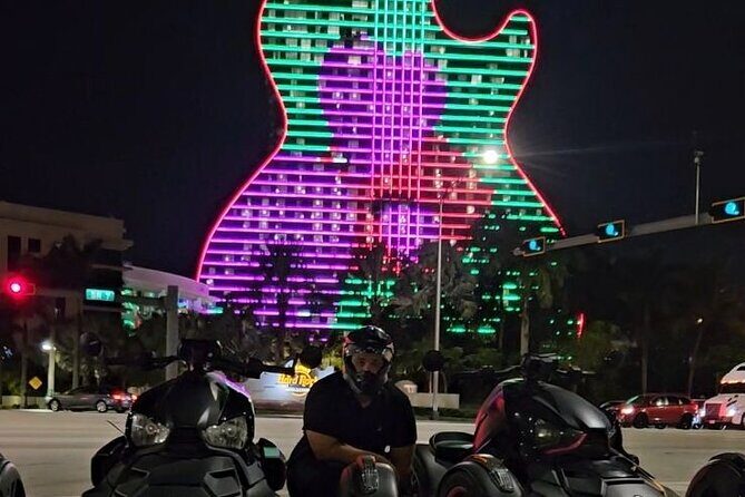 Hookah Bus Tour/Hard Rock Casino/Las Olas Ft. Lauderdale/Wynwood - Stop 4: Wynwood’s street-art energy