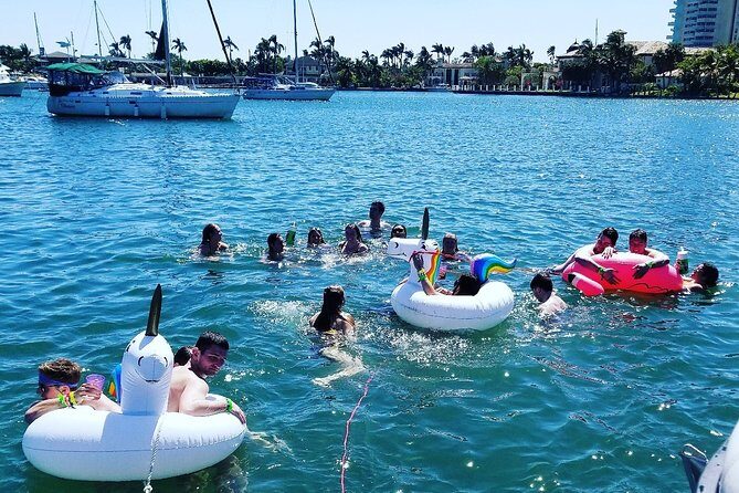 Island Time Boat Cruise in Fort Lauderdale - Boat Size, Seating, and Heat: When the Party Feels Tight