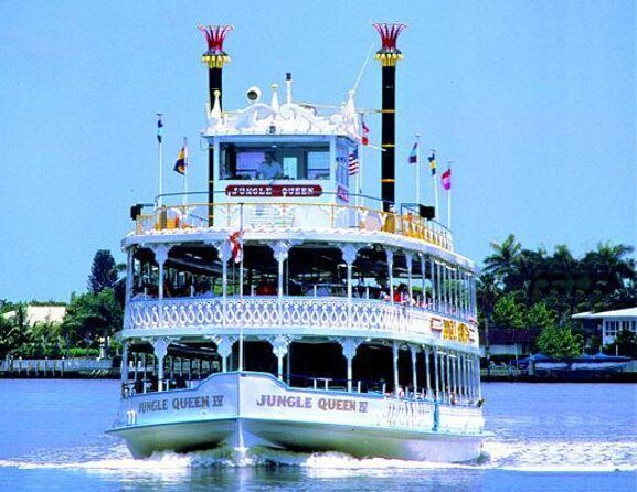 Jungle Queen Riverboat 90-Minute Narrated Sightseeing Cruise in Fort Lauderdale - Millionaire’s Row and mega yachts: what the stories focus on