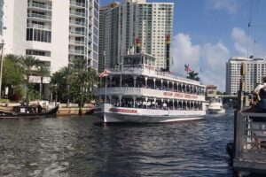 Jungle Queen Riverboat 90-Minute Narrated Sightseeing Cruise in Fort Lauderdale - Boarding at 801 Seabreeze Blvd: timing, boat comfort, and the vibe