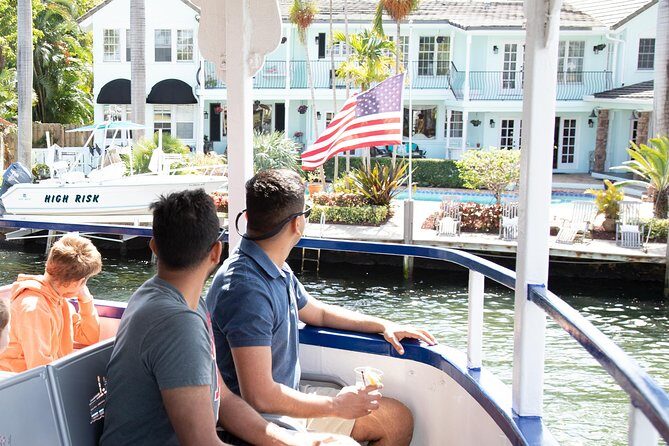 Jungle Queen Riverboat 90-Minute Narrated Sightseeing Cruise in Fort Lauderdale - Who should book Jungle Queen—and who might want a different tour