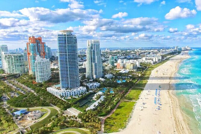 Miami Small Group Premium Driving Tour from Fort Lauderdale - South Beach Quick Peek and the Art Deco District Drive-By