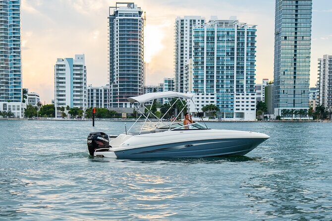 Private 4 hour Boat Rental with Captain in Fort Lauderdale! - Price and Value: Is $800 Worth It for a Private Boat?