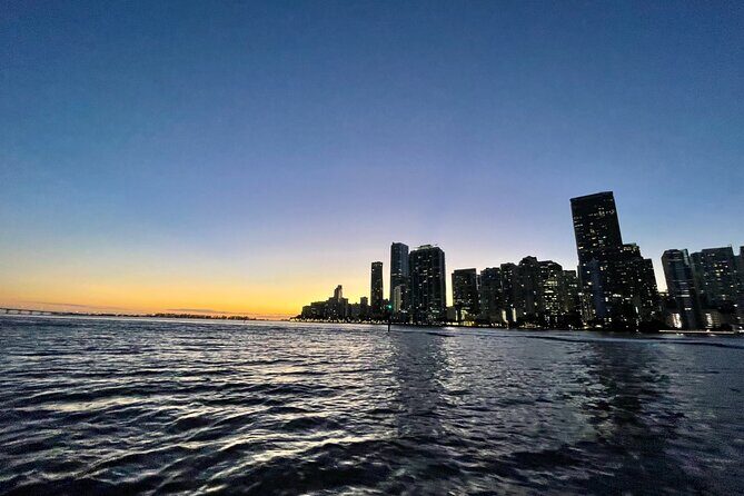 Private Moon-Watch Boat Cruise in Fort Lauderdale - Your Private Moon-Watch Boat Setup: Up to 8, 90 Minutes, 6:30 pm