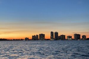 Private Moon-Watch Boat Cruise in Fort Lauderdale - Meeting Spot Reality: 231 SW 2nd Ave and Staying Calm