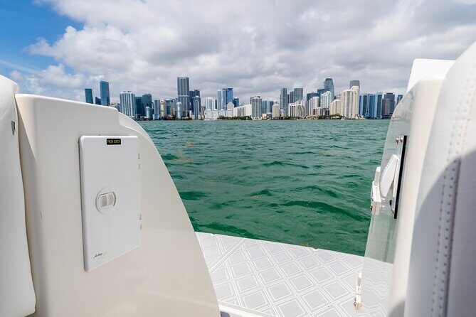 Private tour for 12 people on a 40 ft Yacht, Ft Lauderdale bay - Price and value check at $184.50 per person