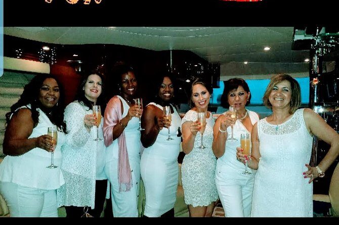 Private Yacht Cruise through Fort Lauderdale - Meeting at Boathouse at The Riverside Without Losing Time