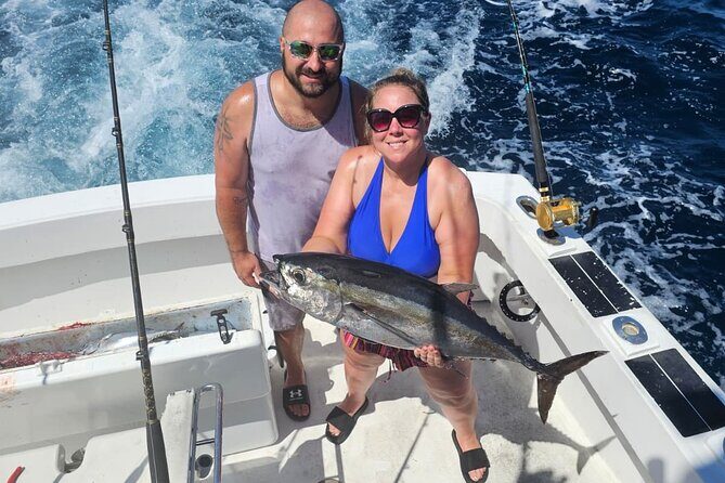 Shared 4 Hour Deep Sea Sportfishing Charter in Fort Lauderdale - Meeting on Seabreeze Blvd and getting set up fast