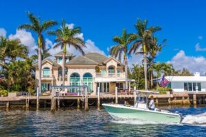 Venice of America Tour | Millionaire's Row | Complimentary Drinks - Boarding at 2900 Sebastian Street: quick photo moment, then you’re off