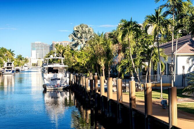 Venice of America Tour | Millionaire's Row | Complimentary Drinks - Open-air views vs. comfort: choosing where to sit