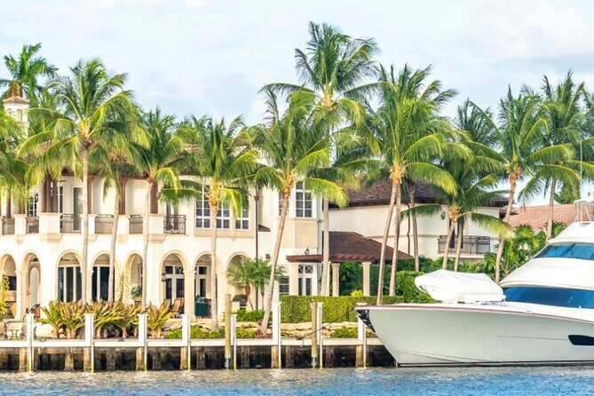 Venice of America Tour | Millionaire's Row | Complimentary Drinks - Complimentary drinks: simple, fair, and good for the price value